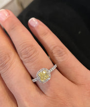 Load image into Gallery viewer, 18K White Gold Diamond Round pave Ring with Natural Fancy Yellow Diamond
